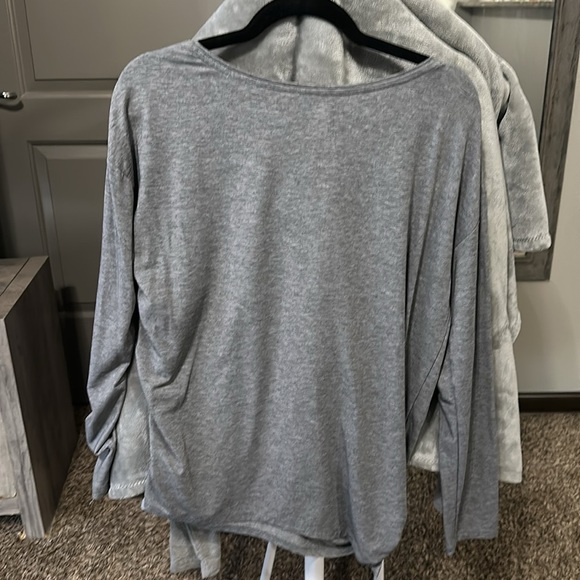 Gap Fit Breathe Long Sleeve - Picture 3 of 3